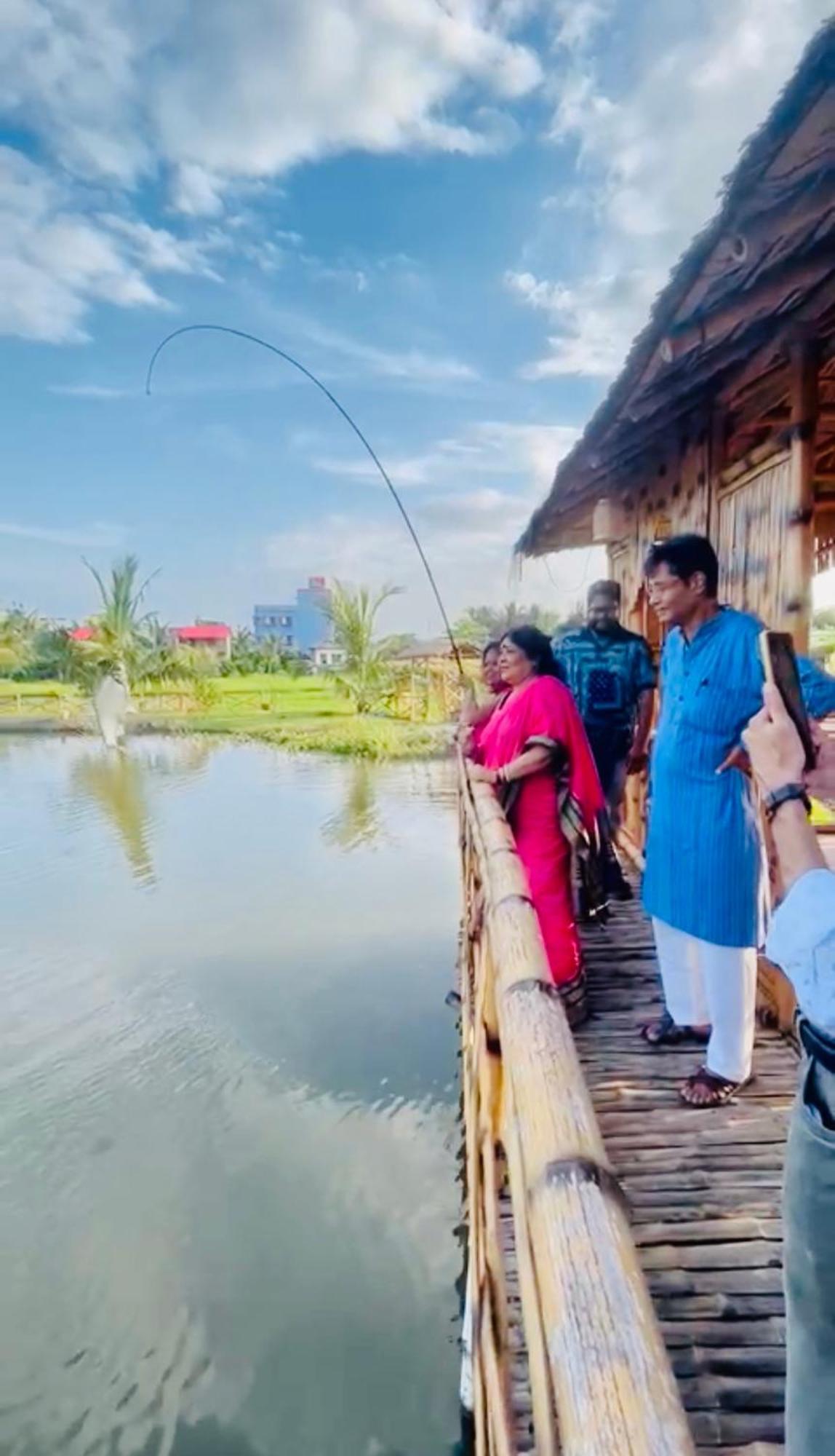 Palli Bangla Resort, Near Ruby Hospital, Anandapur Calcutá Exterior foto